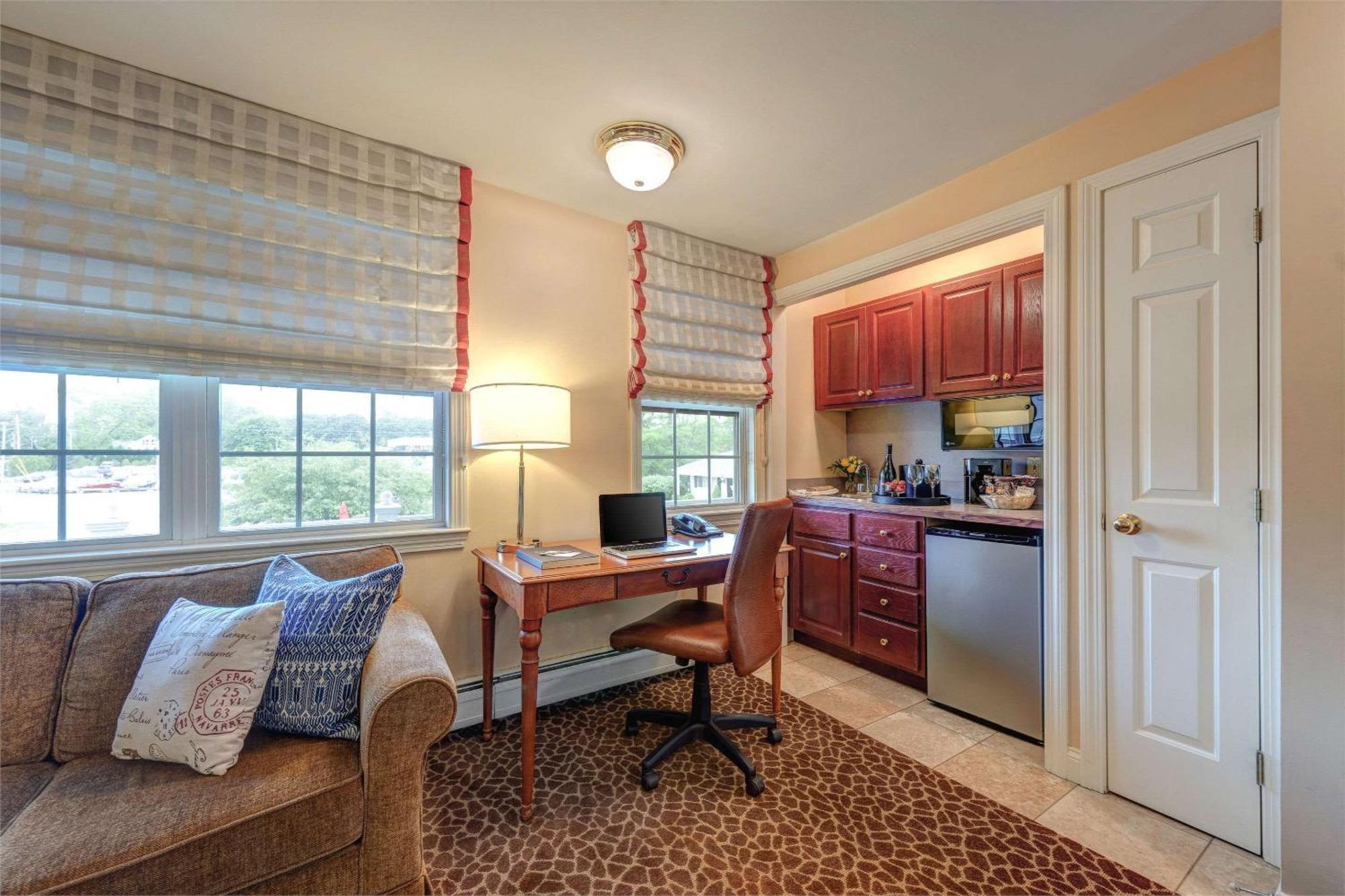 Port Inn And Suites Portsmouth, Ascend Hotel Collection Экстерьер фото