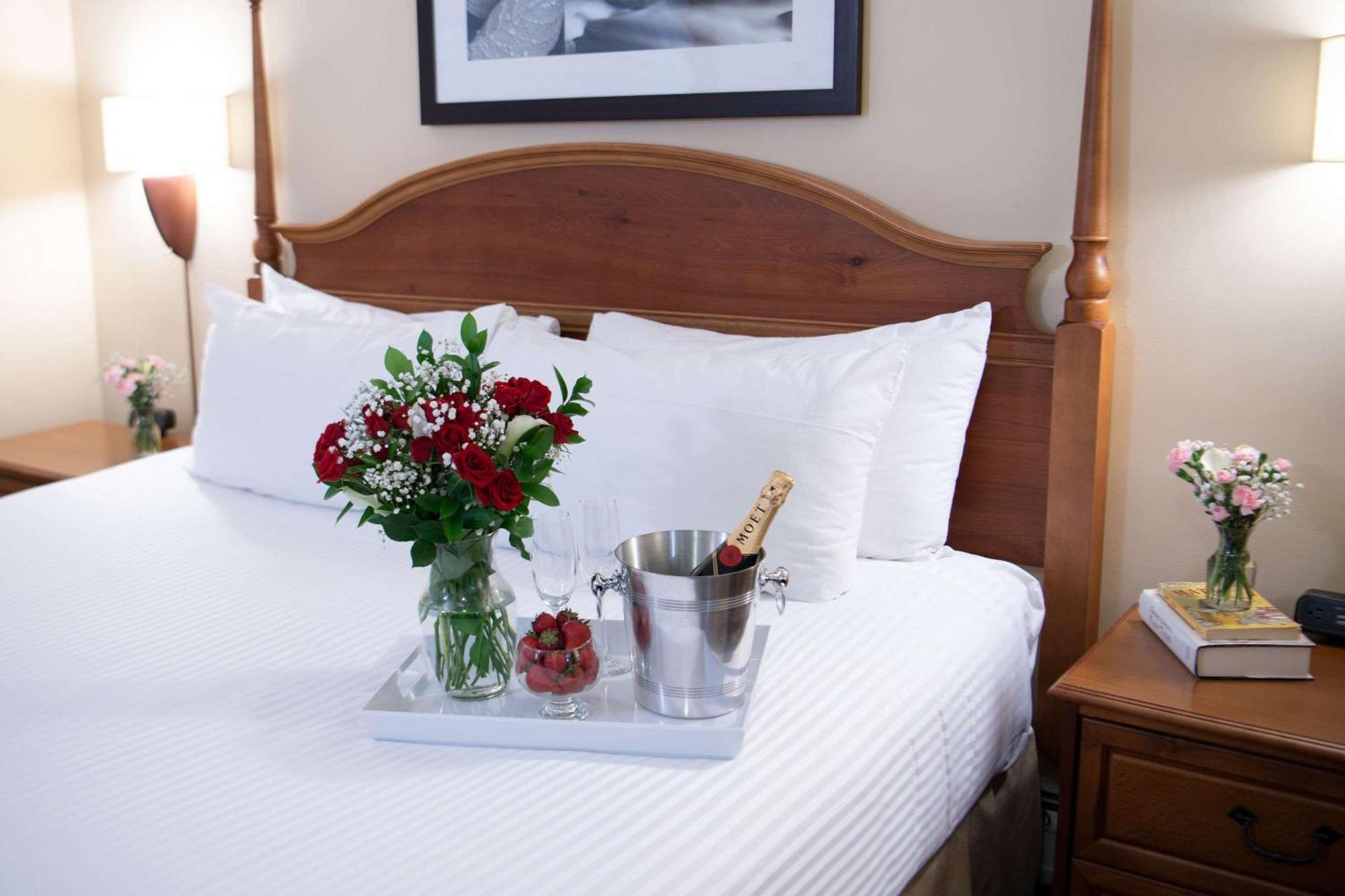 Port Inn And Suites Portsmouth, Ascend Hotel Collection Экстерьер фото
