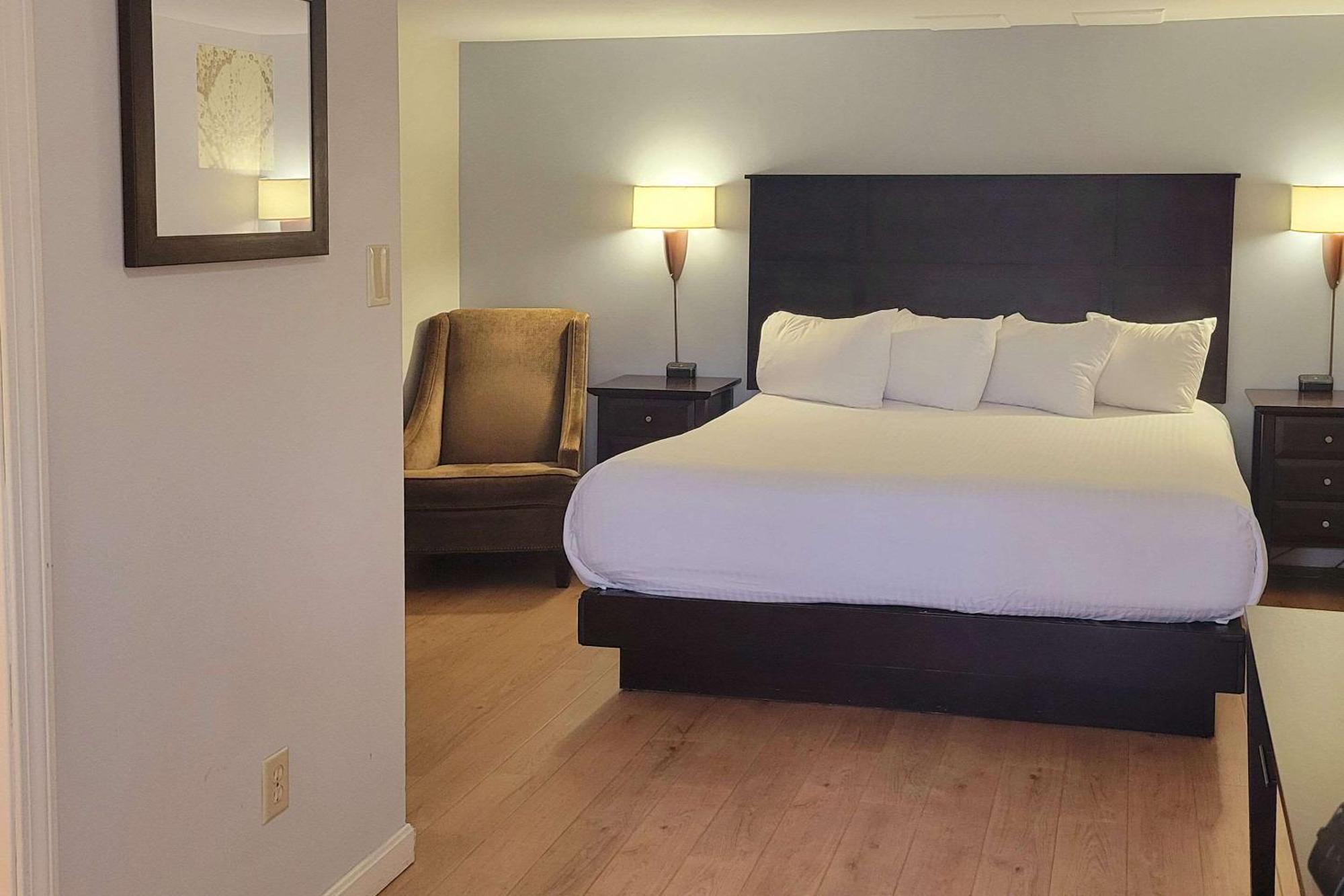 Port Inn And Suites Portsmouth, Ascend Hotel Collection Экстерьер фото